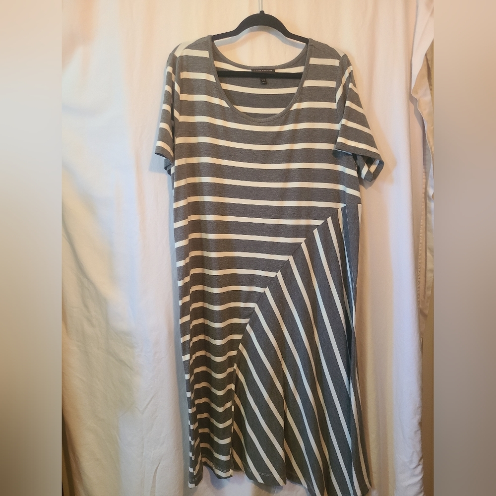 Lane Bryant, 18/20, Gray and White Tshirt dress